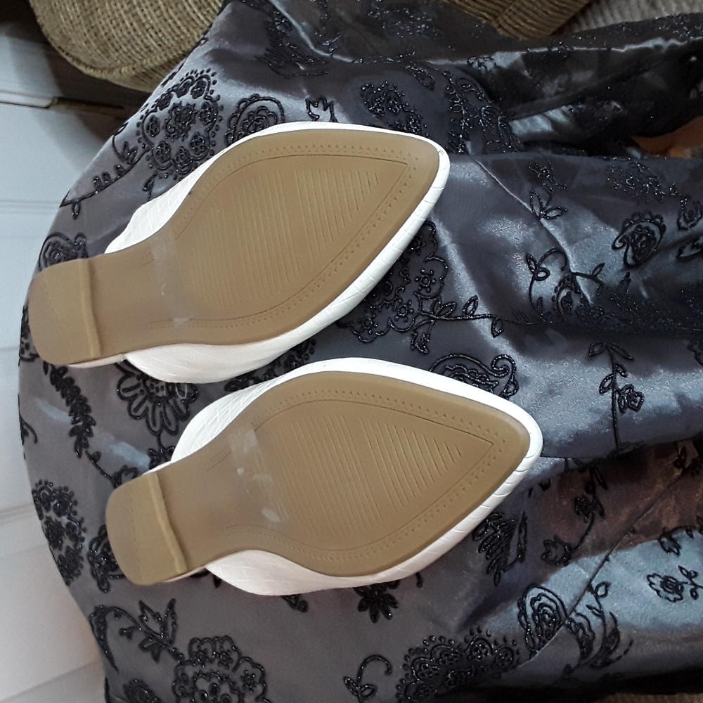 Shoes - Picture 2 of 2